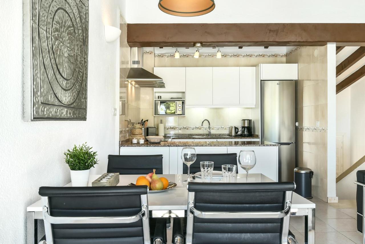 Modern Stylish Bungalow In Морайра Экстерьер фото